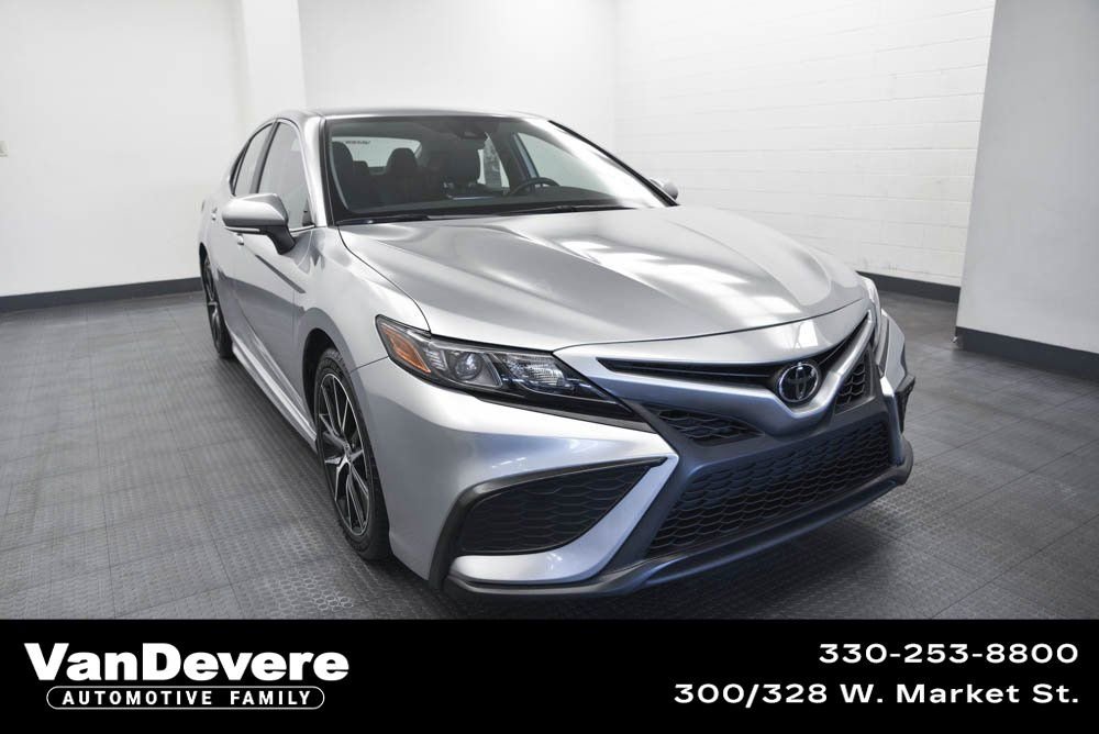 Used 2023 Toyota Camry SE image 1
