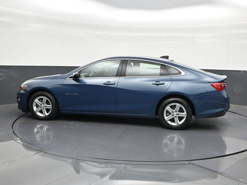 Used 2024 Chevrolet Malibu LS FWD image 2