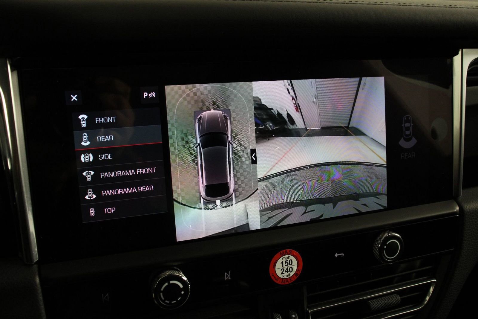 Certified 2025 Porsche Macan Turbo image 17