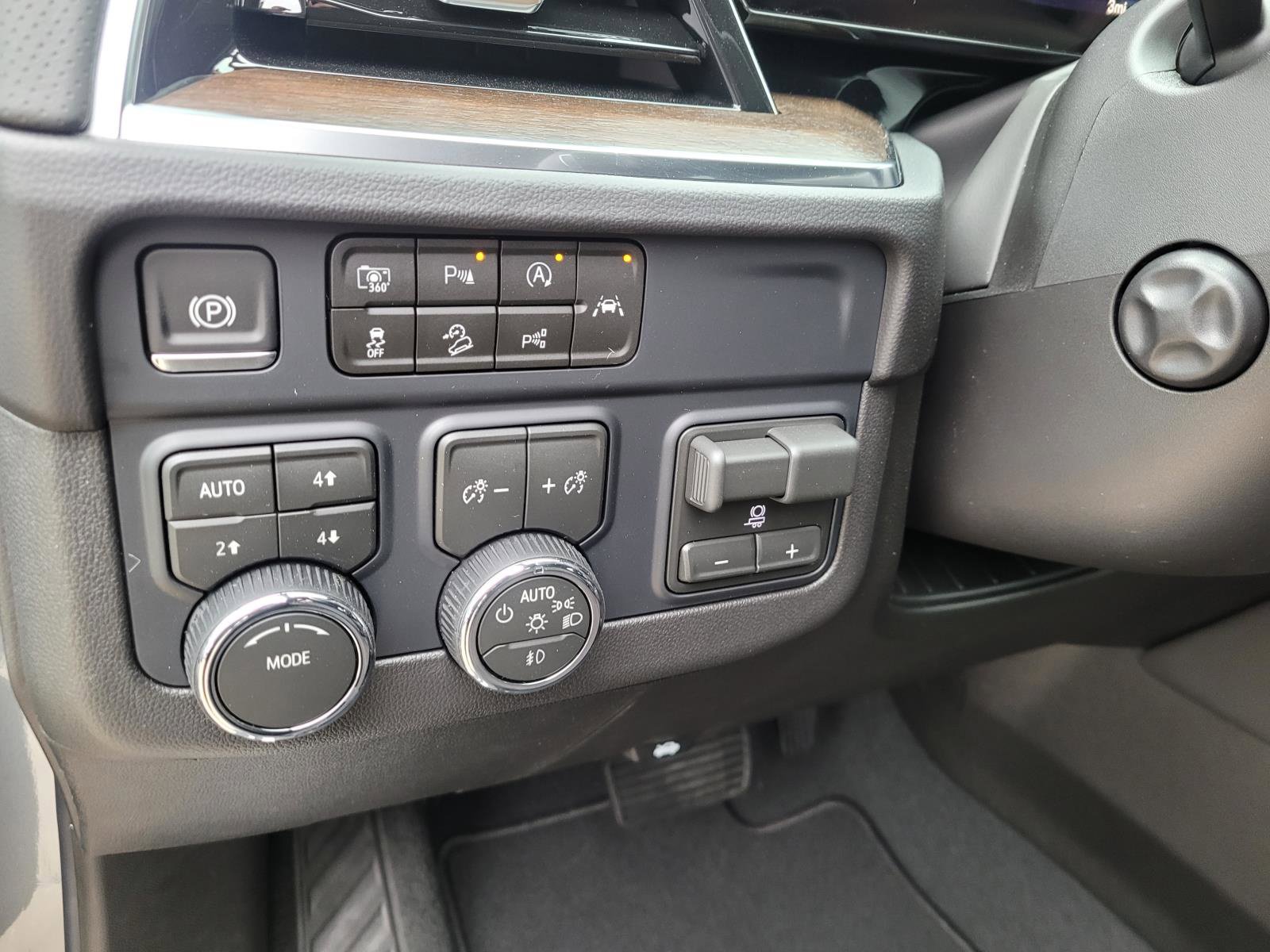 New 2026 Chevrolet Tahoe High Country w/ Sun And Tow Package AWD/4WD image 20