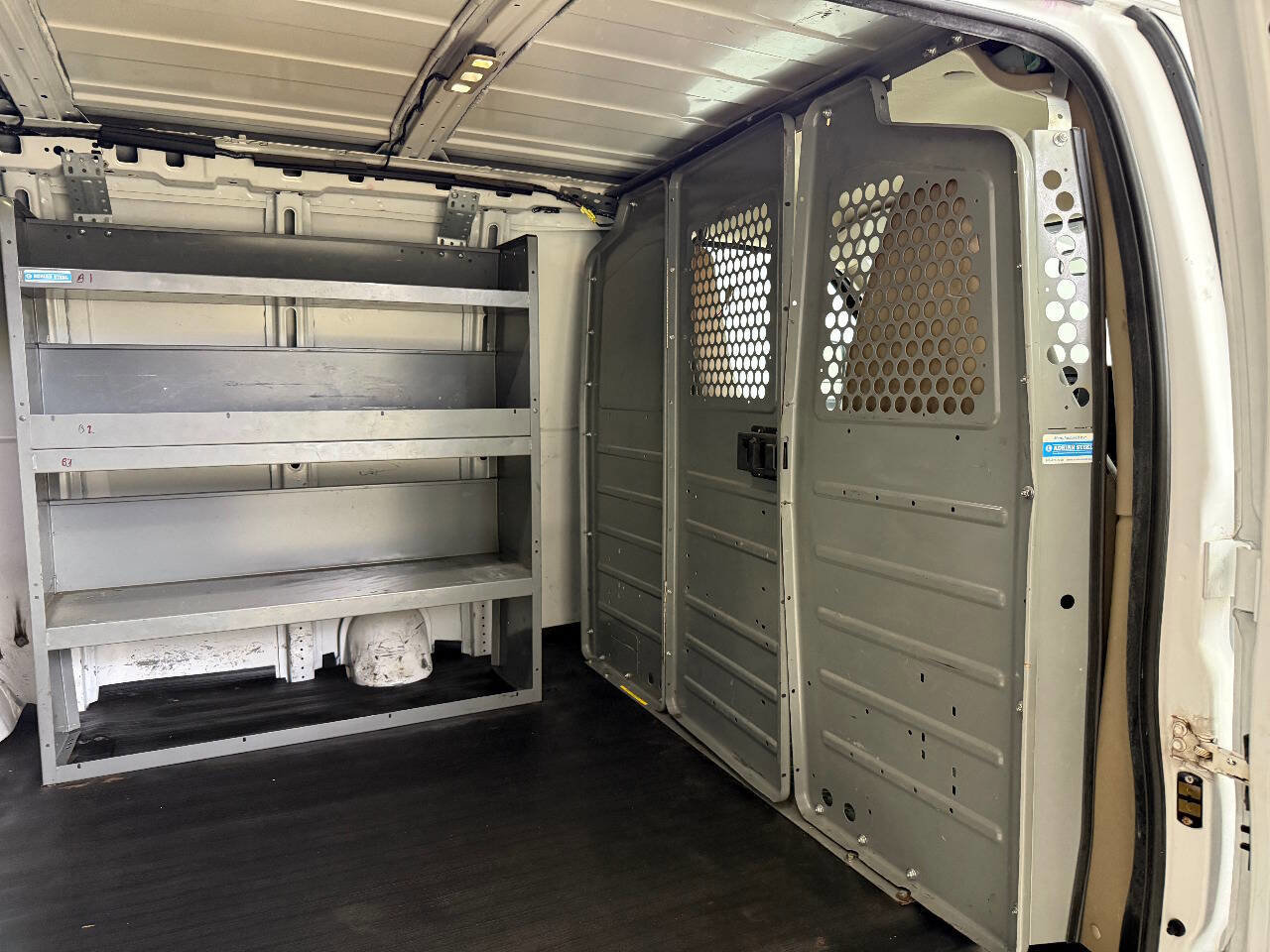 Used 2017 Chevrolet Express 2500 image 82