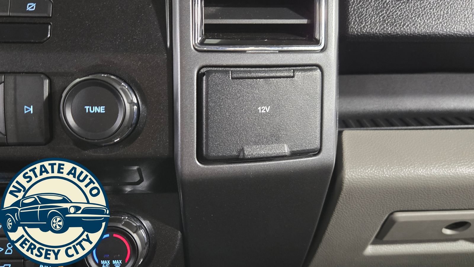 Used 2018 Ford F150 XLT AWD/4WD image 17