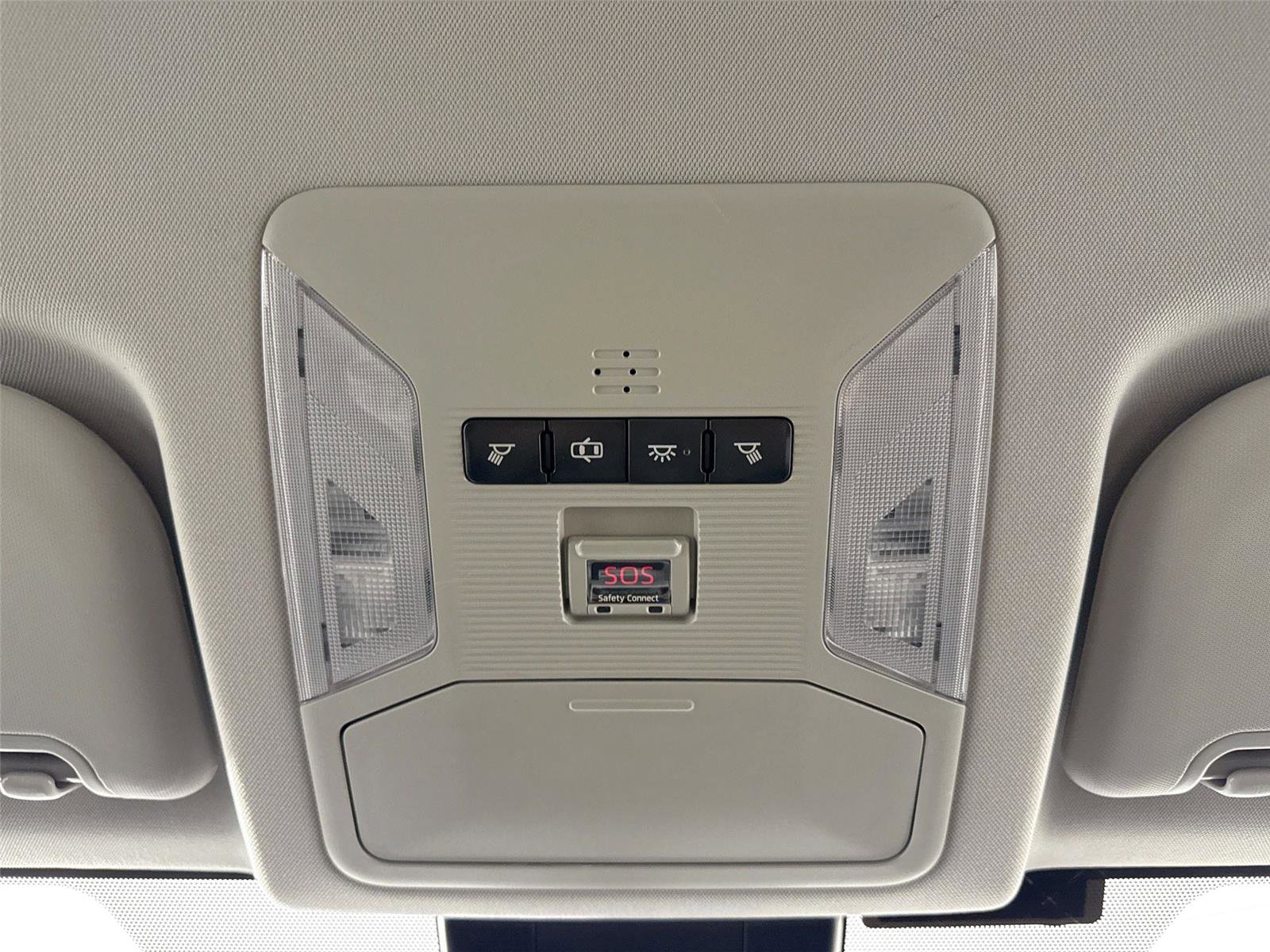 Used 2019 Toyota RAV4 LE image 6