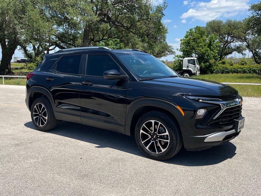 New 2026 Chevrolet TrailBlazer LT w/ Convenience Package AWD/4WD image 3