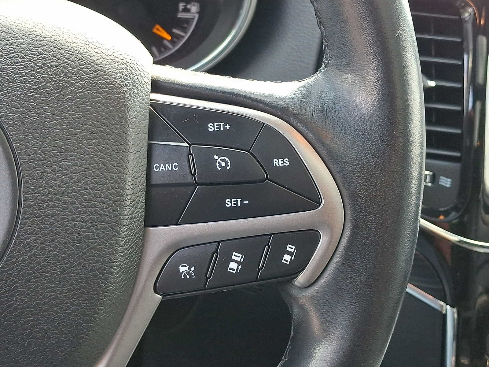 Used 2021 Jeep Grand Cherokee Limited w/ Quick Order Package 28K 80th AWD/4WD image 25