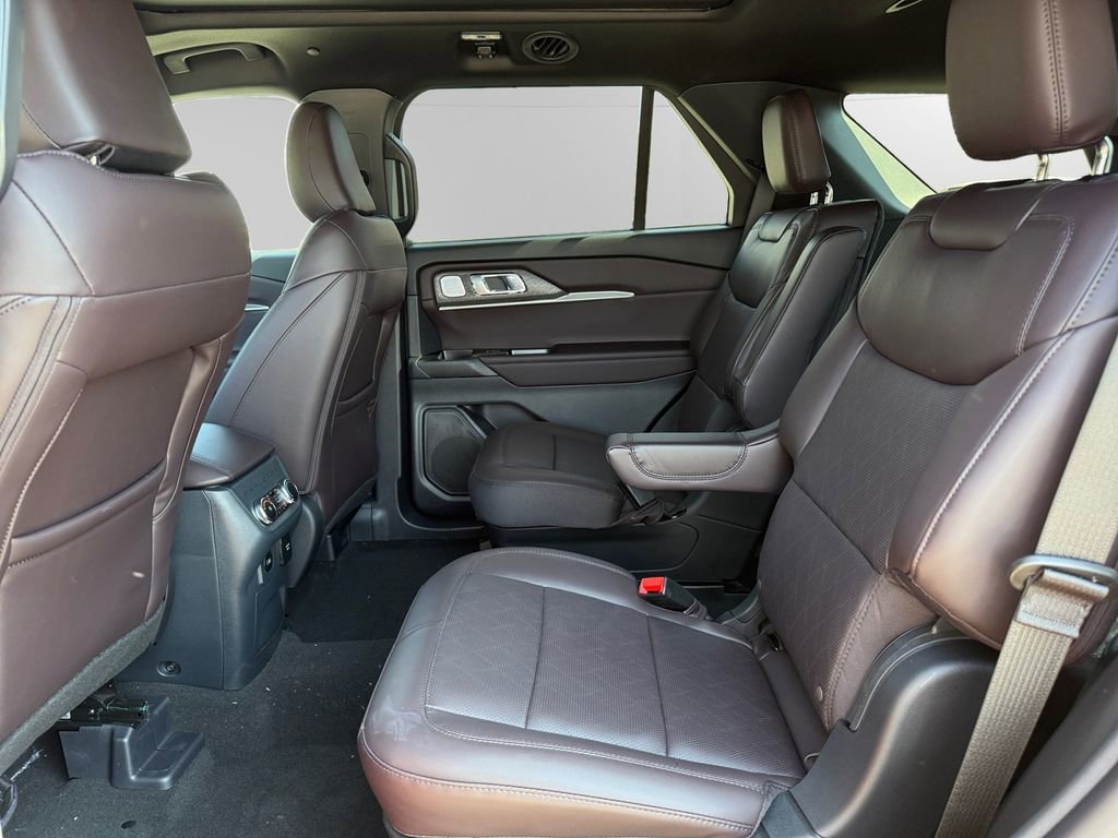New 2026 Ford Explorer Platinum image 13