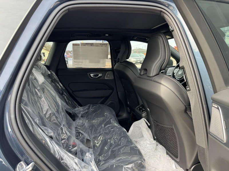 New 2026 Volvo XC60 B5 Ultra w/ Climate Package image 5