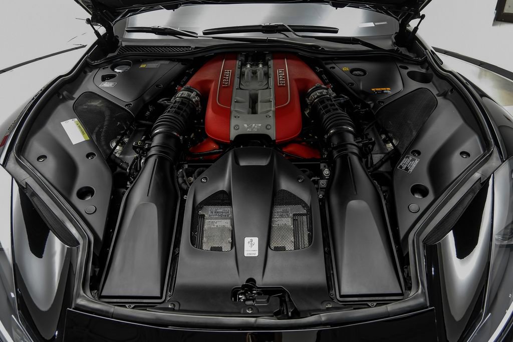 Used 2019 Ferrari 812 Superfast RWD image 48
