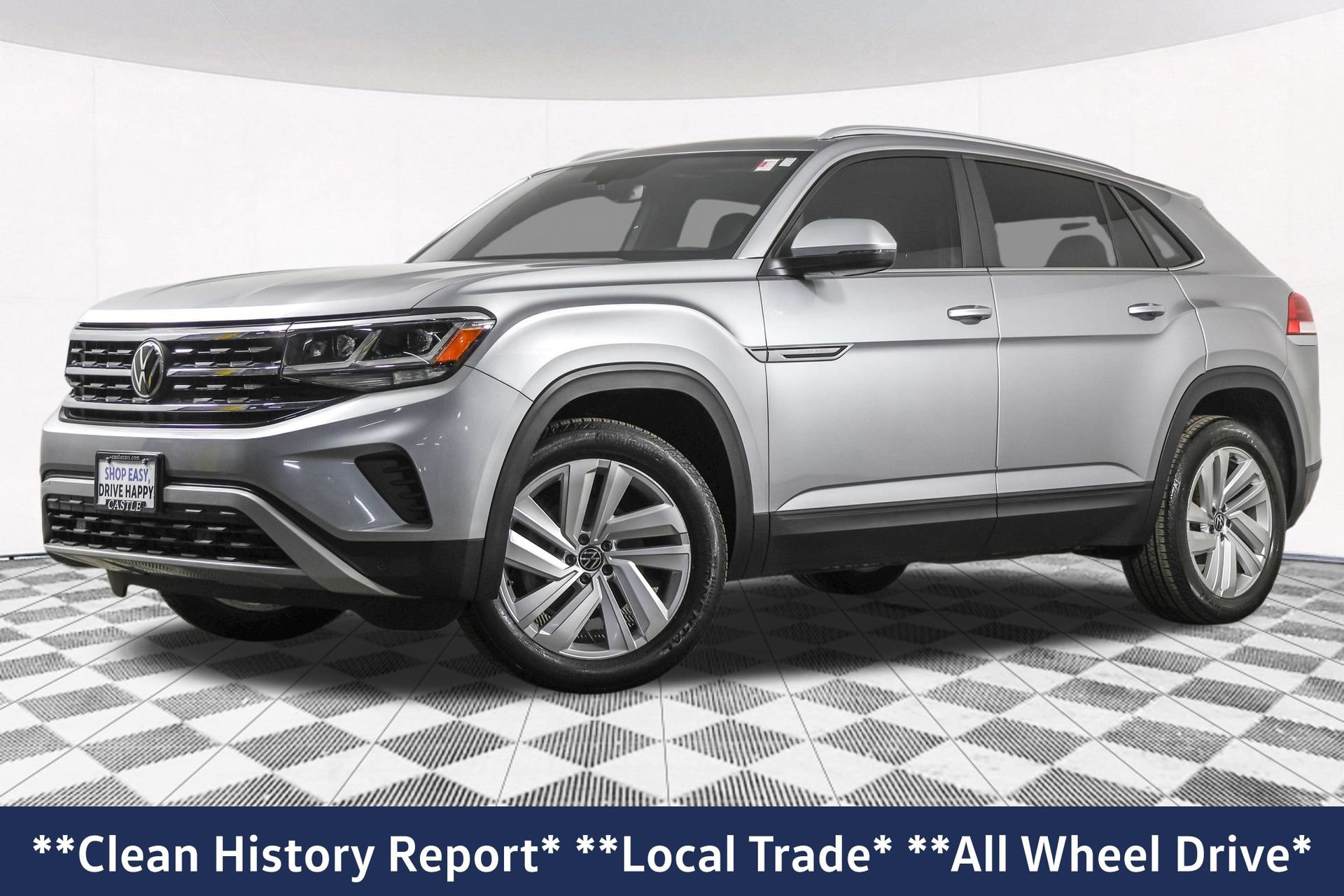Used 2020 Volkswagen Atlas Cross Sport SE w/ Panoramic Sunroof Package image 2