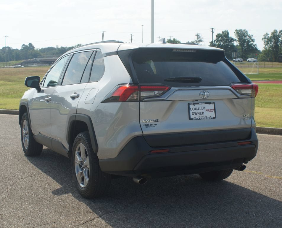 Used 2025 Toyota RAV4 XLE AWD/4WD image 15