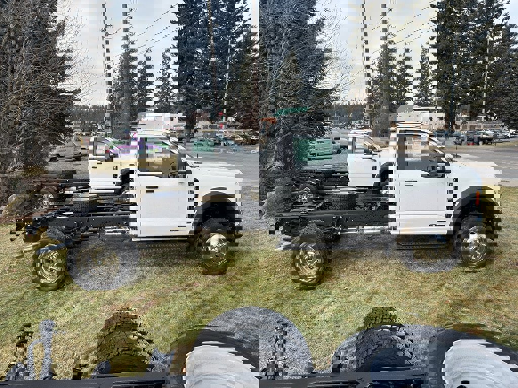 New 2026 Ford F550 4x4 Regular Cab Super Duty image 3