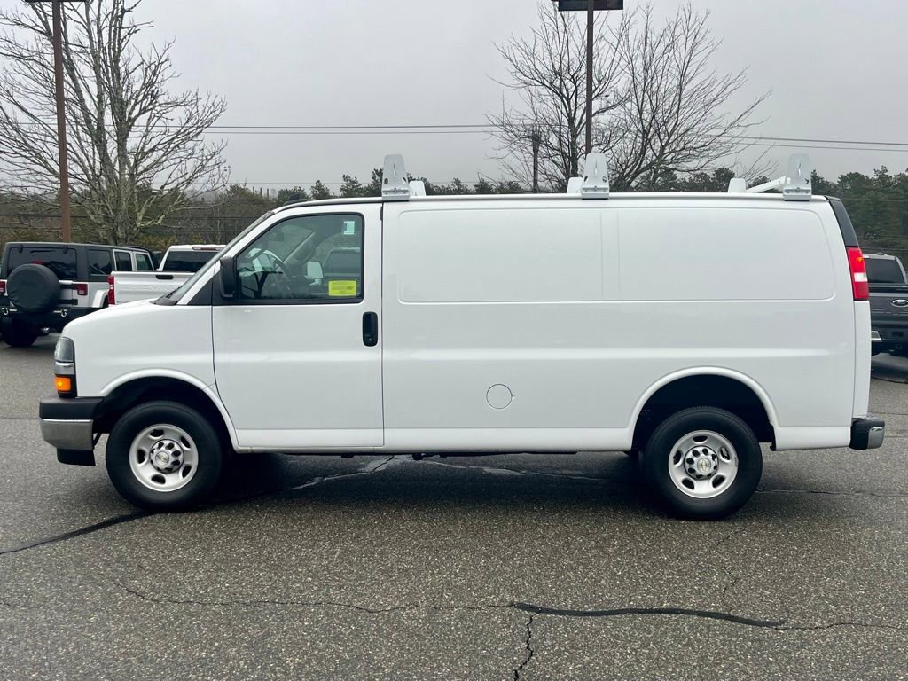 Used 2023 Chevrolet Express 2500 w/ Driver Convenience Package RWD video 2