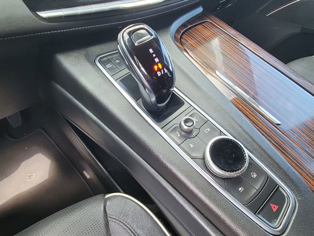 Certified 2022 Cadillac Escalade Premium Luxury image 15