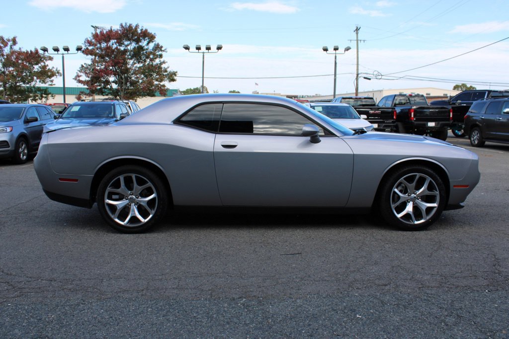 Used 2016 Dodge Challenger SXT Plus RWD image 8