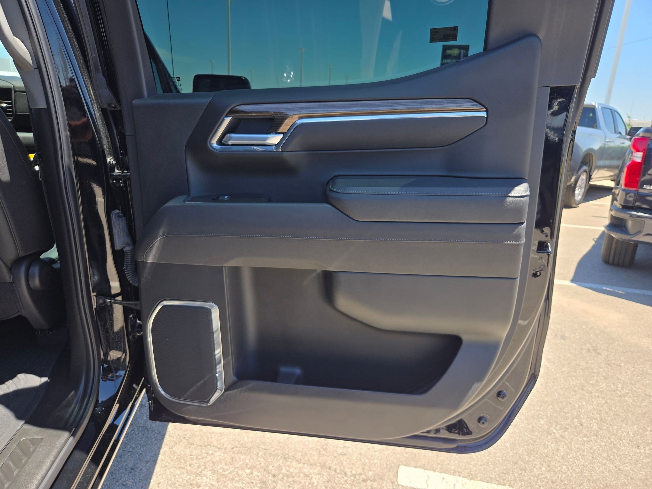 Certified 2025 Chevrolet Silverado 1500 LT Trail Boss w/ Convenience Package II AWD/4WD image 22