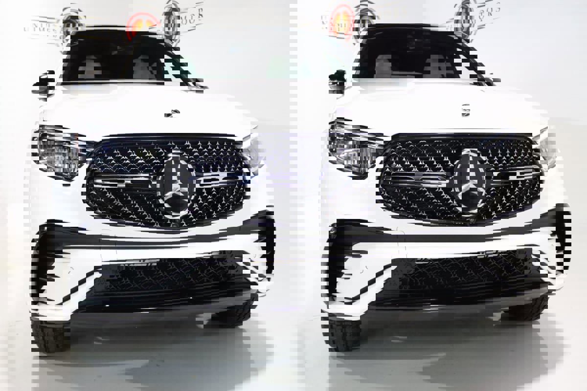 Used 2025 Mercedes-Benz GLC 300 4MATIC Coupe image 27