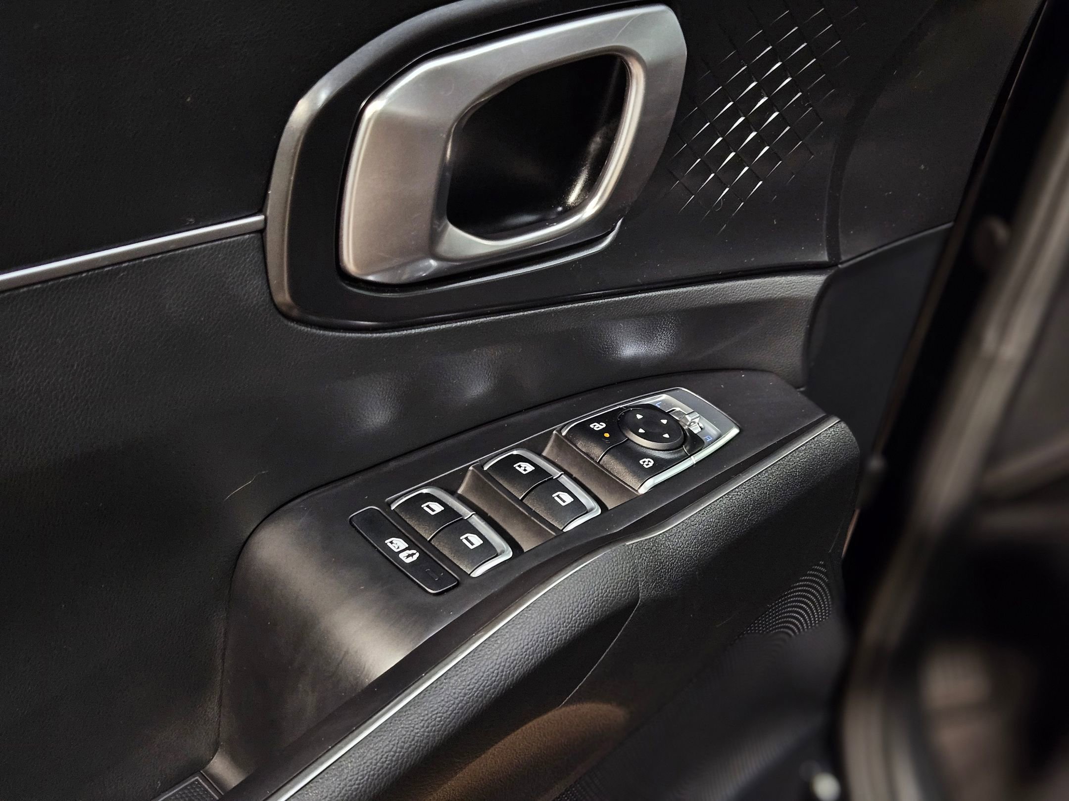 Used 2024 Kia Sorento LX image 21