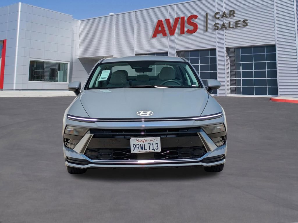 Used 2025 Hyundai Sonata SEL FWD image 2