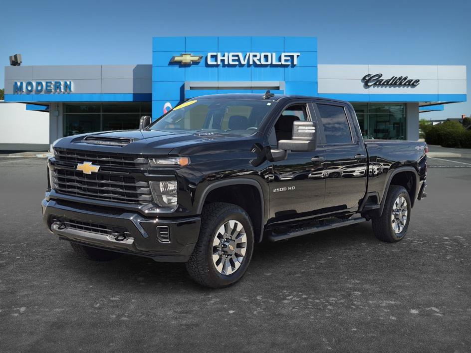 Used 2025 Chevrolet Silverado 2500 Custom AWD/4WD image 1