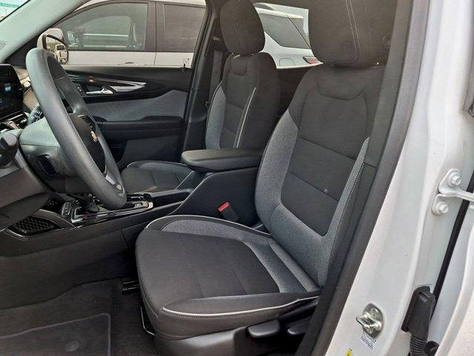 Certified 2024 Chevrolet TrailBlazer LT w/ Driver Confidence Package AWD/4WD image 18