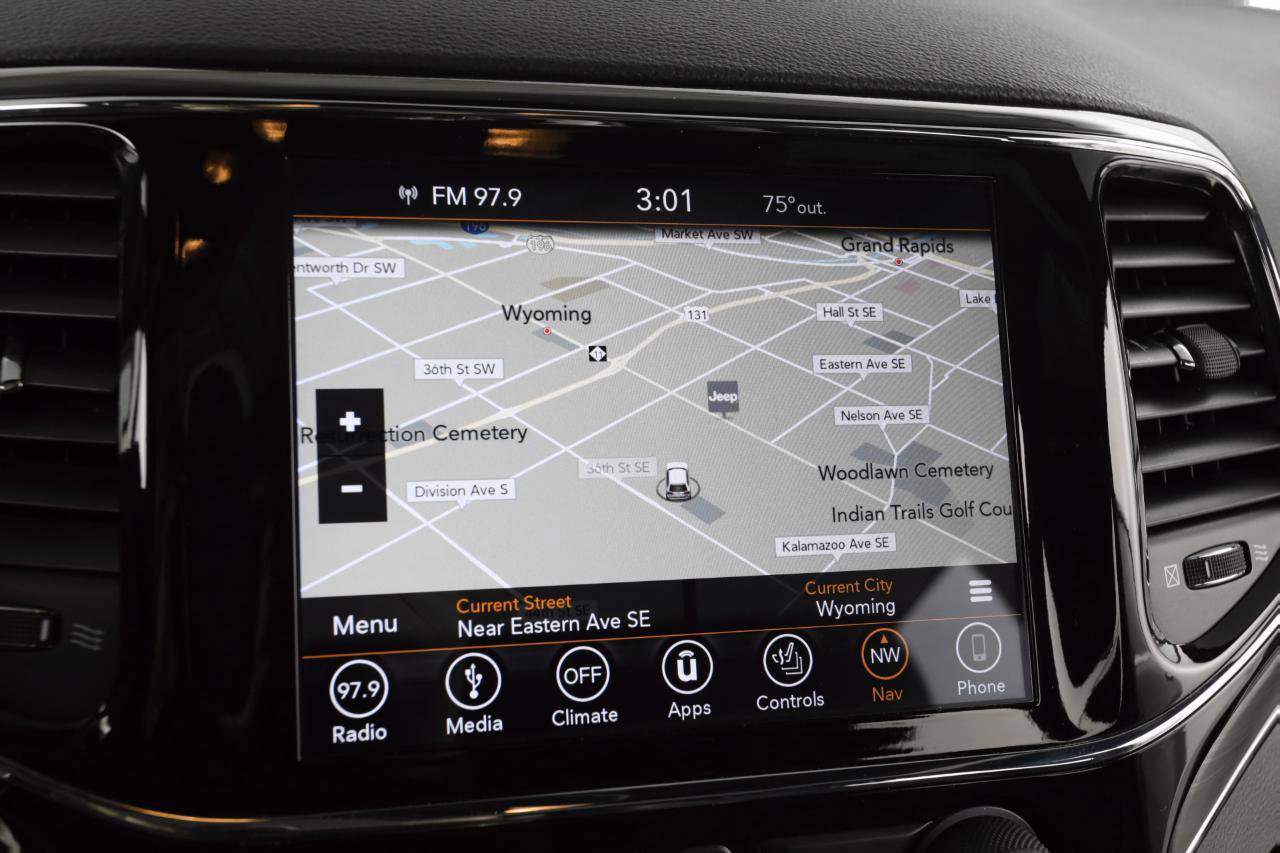 Used 2019 Jeep Grand Cherokee Limited w/ Luxury Group II image 22