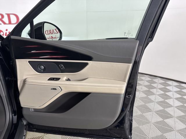 New 2025 Lincoln Nautilus Reserve w/ Jet Appearance Package image 22