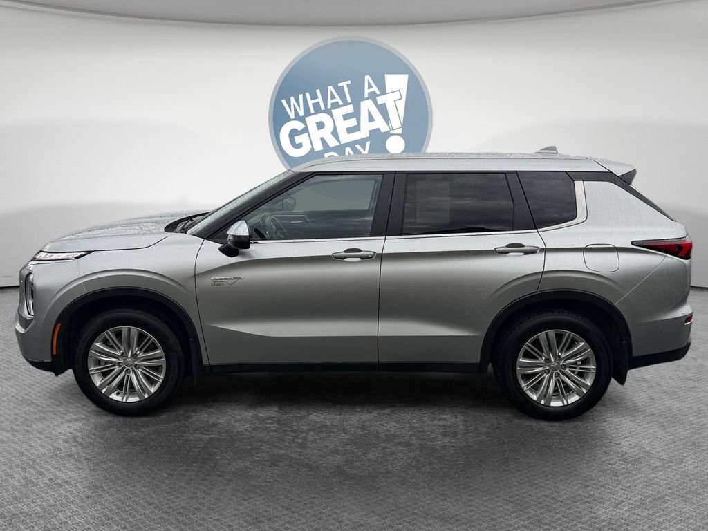 Used 2025 Mitsubishi Outlander ES AWD/4WD image 7
