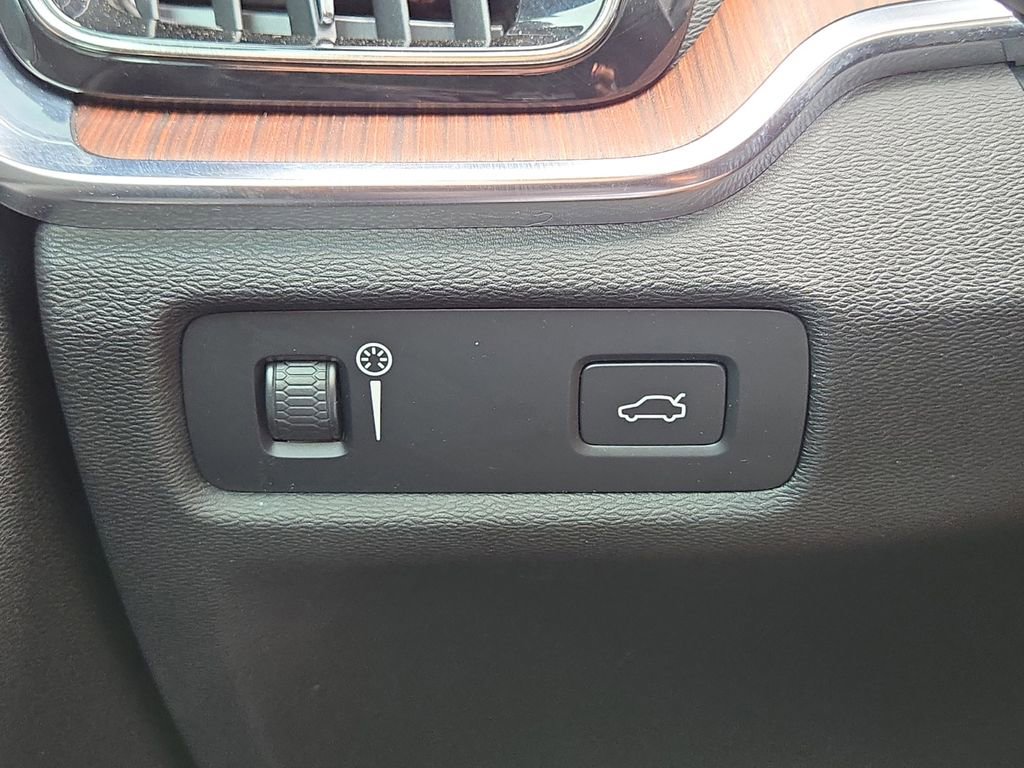 Used 2022 Volvo S60 B5 Inscription FWD image 24