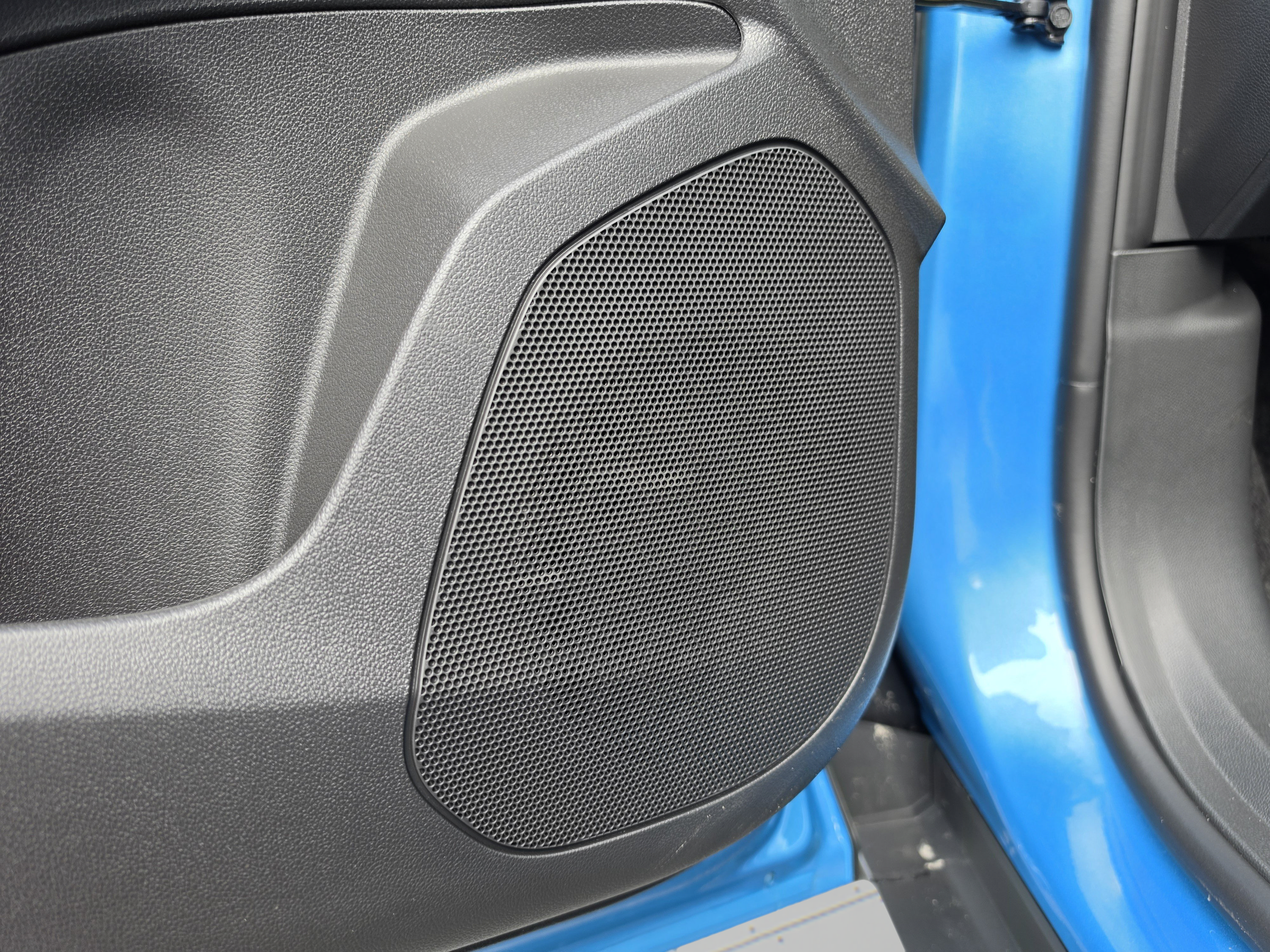New 2026 Chevrolet Trax LT w/ Sunroof Package FWD image 24
