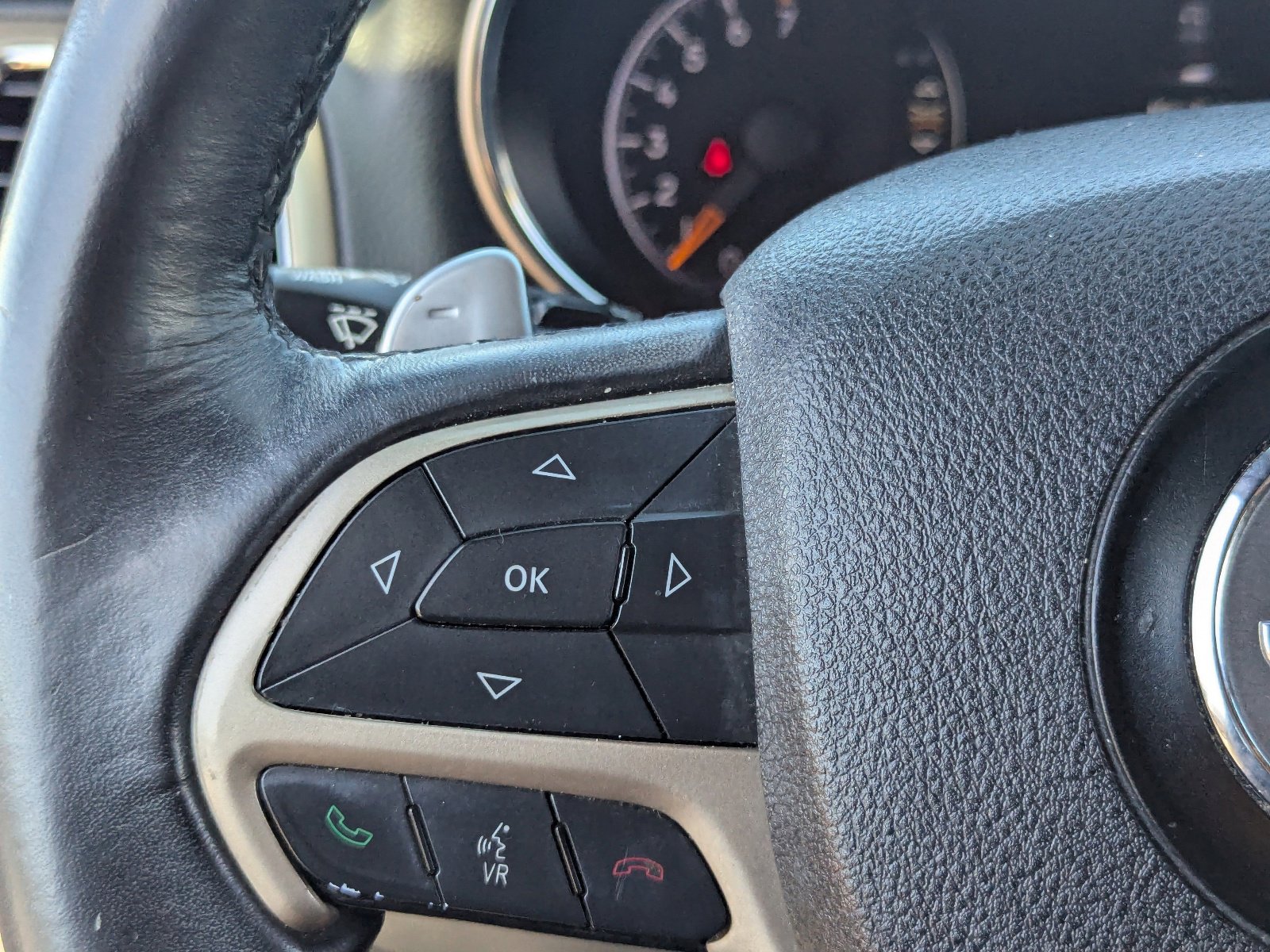 Used 2015 Jeep Grand Cherokee Laredo image 27