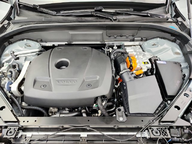 New 2026 Volvo XC60 T8 Plus w/ Climate Package AWD/4WD image 32