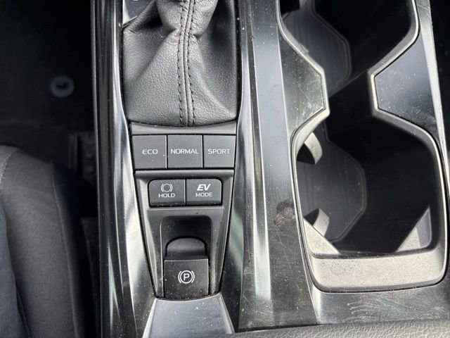 Used 2025 Toyota Camry LE FWD image 15