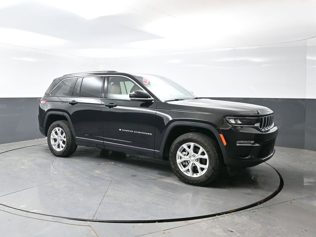 Used 2023 Jeep Grand Cherokee Limited AWD/4WD image 5