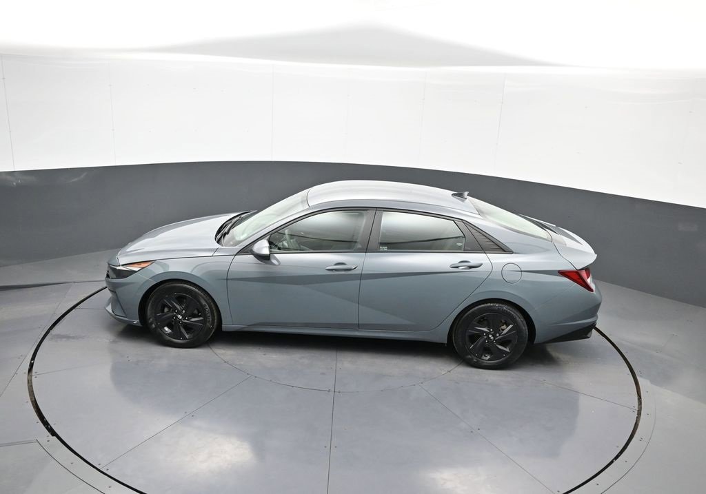 Certified 2022 Hyundai Elantra SEL w/ Cargo Package image 40