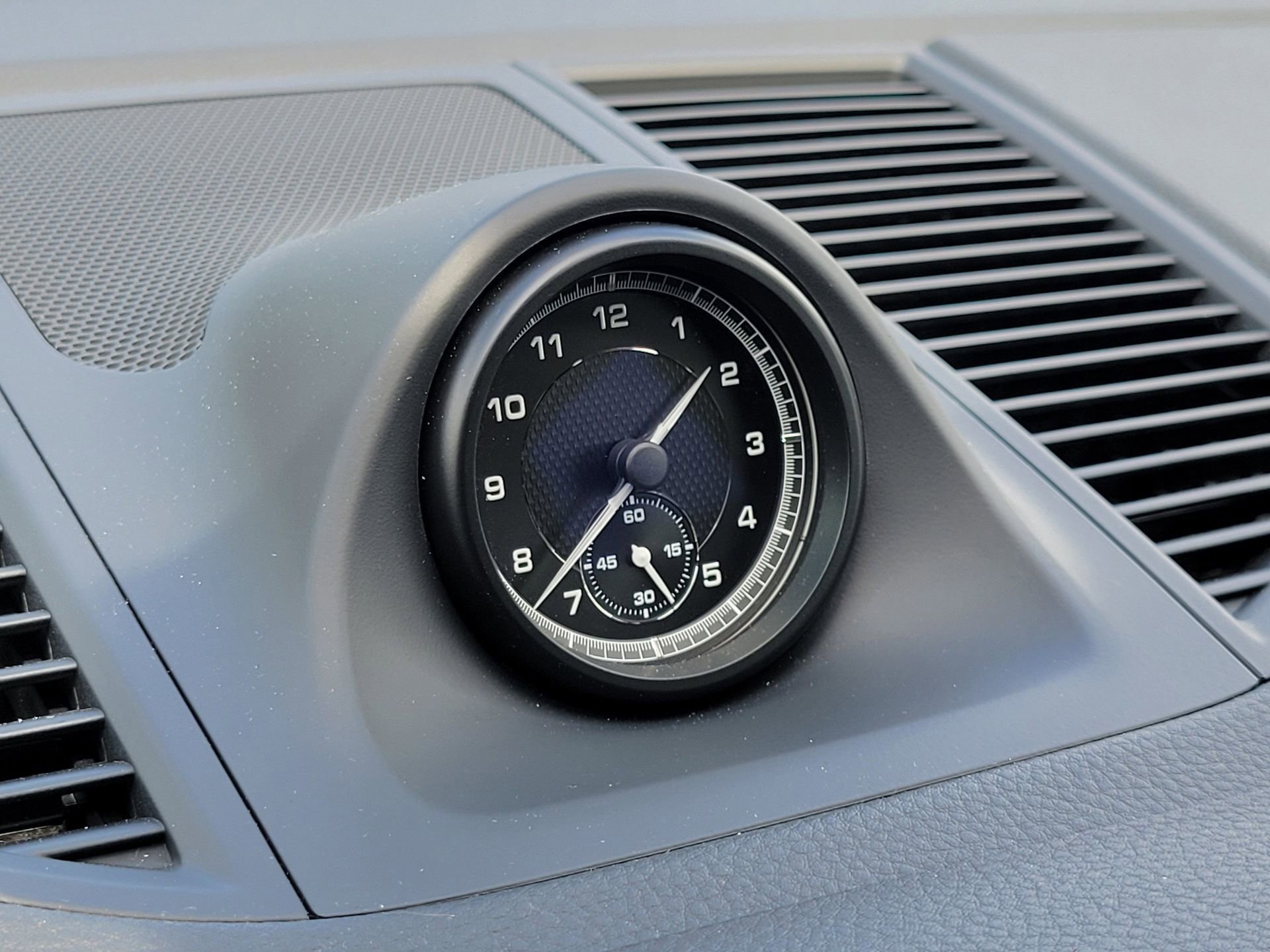 Certified 2025 Porsche Macan image 22