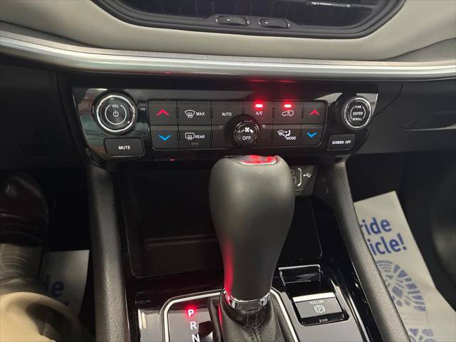 Certified 2025 Jeep Compass Limited w/ Elite Group AWD/4WD image 46