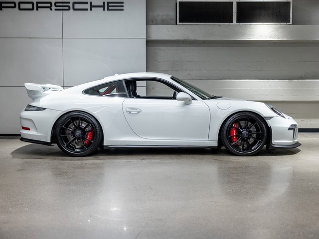 Used 2015 Porsche 911 GT3 w/ Carbon Interior Package image 14