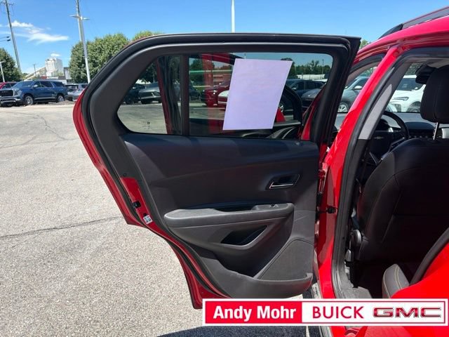 Used 2018 Chevrolet Trax LT w/ Sun & Sound Package FWD image 19