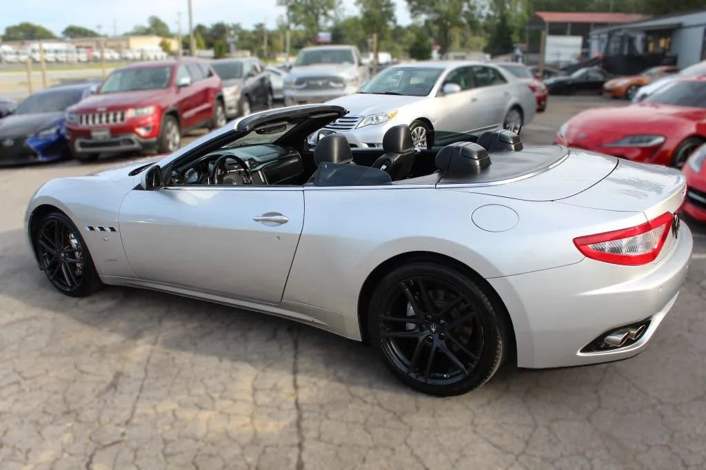 Used 2011 Maserati GranTurismo Convertible RWD image 5