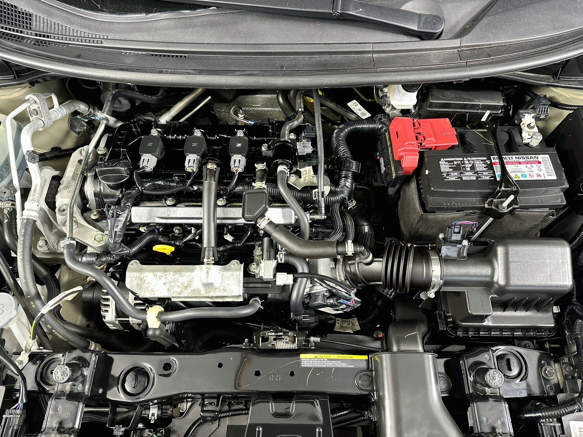 Used 2025 Nissan Versa SV FWD image 31