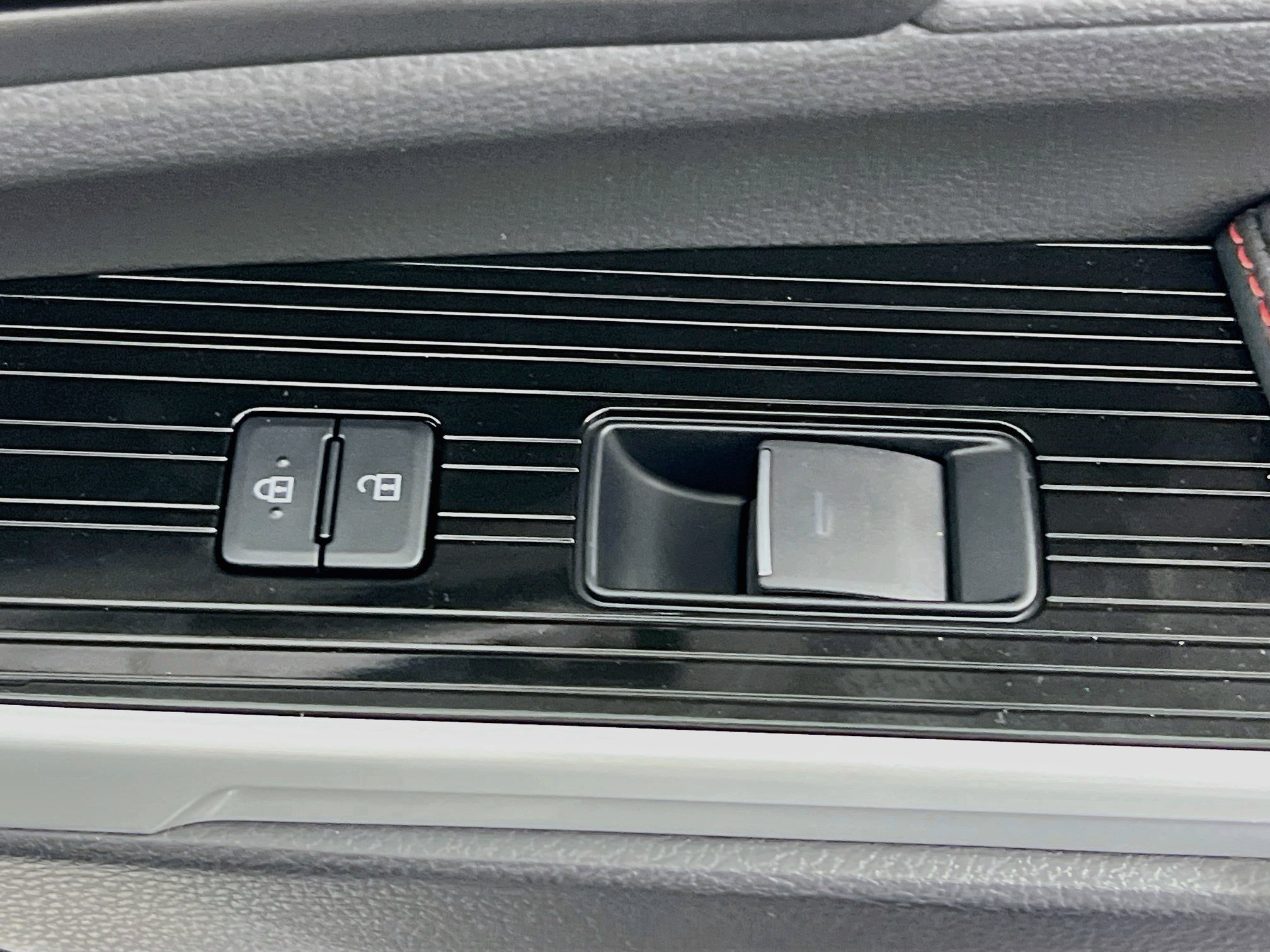 New 2026 Toyota Sienna XSE FWD image 31