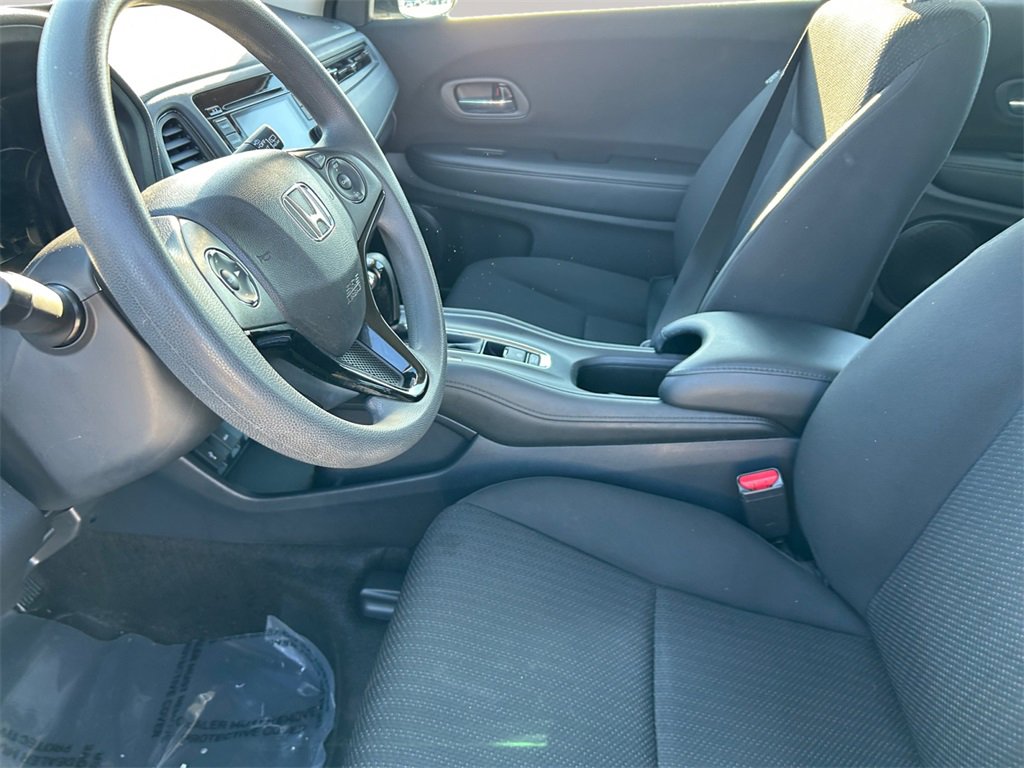 Used 2018 Honda HR-V LX image 9