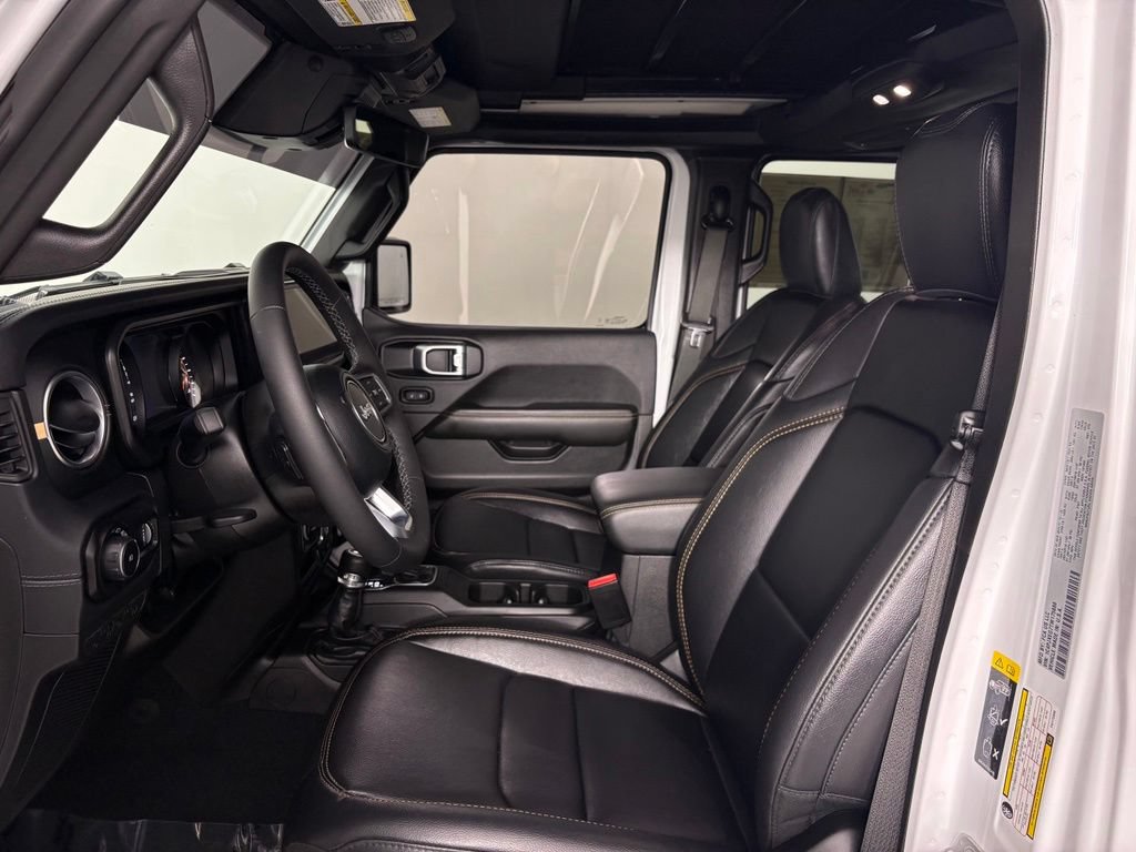 Used 2026 Jeep Wrangler Unlimited Sahara AWD/4WD image 17