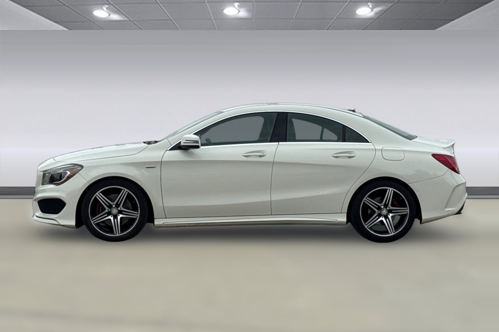 Used 2016 Mercedes-Benz CLA 250 image 2