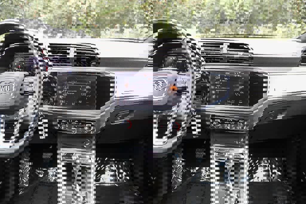 Used 2022 Audi Q3 2.0T Premium image 11