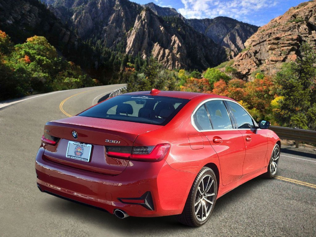 Used 2019 BMW 330i xDrive Sedan w/ Convenience Package AWD/4WD image 3