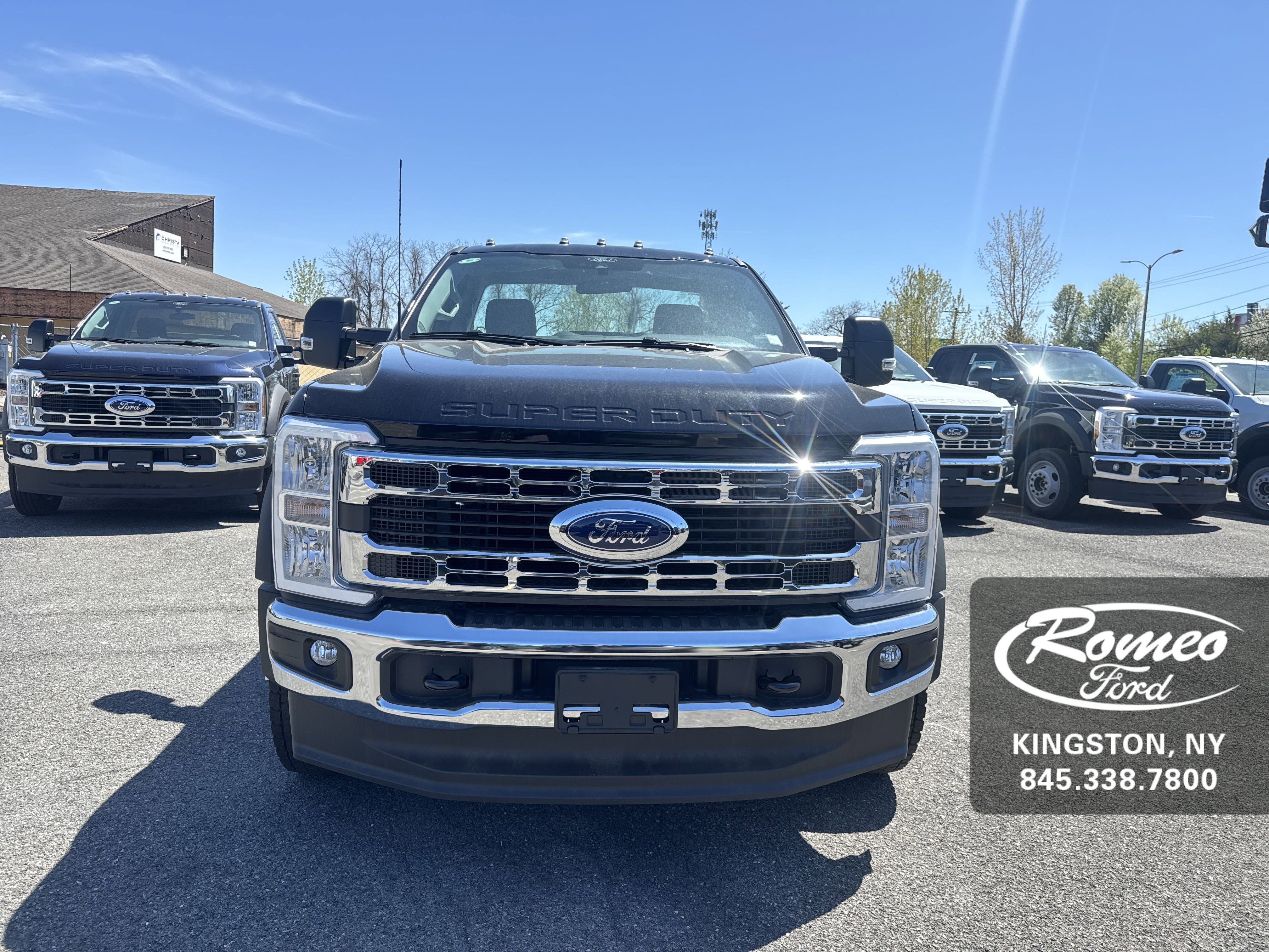 New 2025 Ford F550 4x4 Regular Cab Super Duty w/ XL Chrome Package image 2