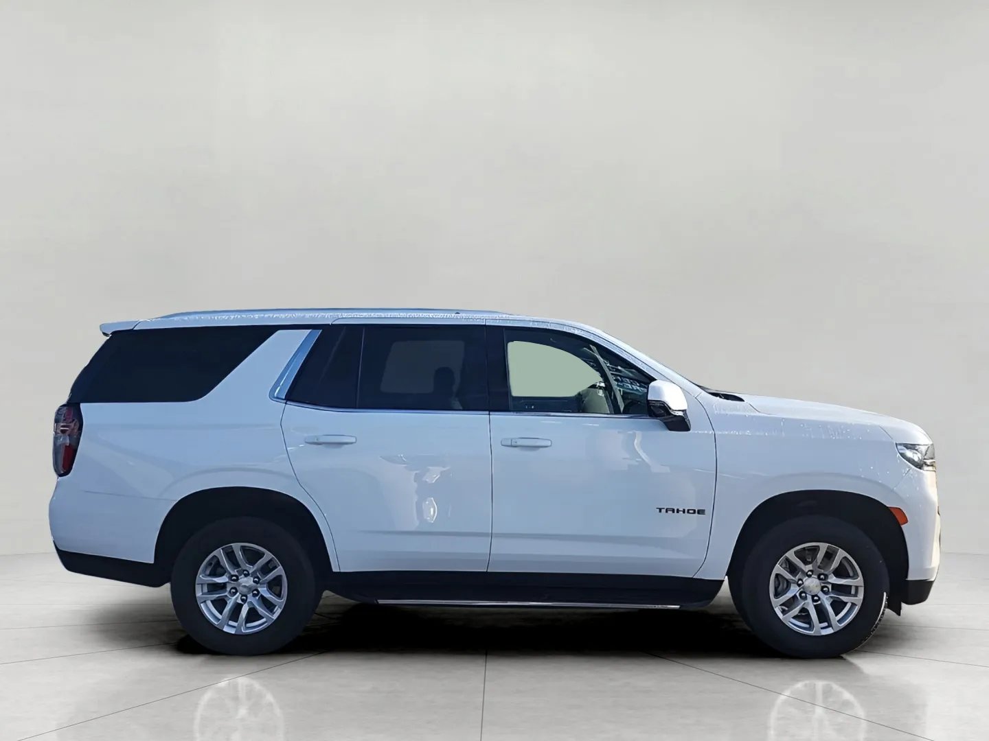 Used 2023 Chevrolet Tahoe LT w/ Luxury Package image 4