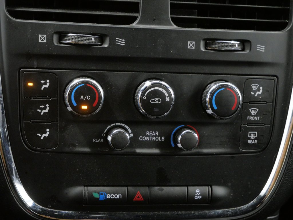 Used 2015 Dodge Grand Caravan SE w/ Quick Order Package 29E SE FWD image 23