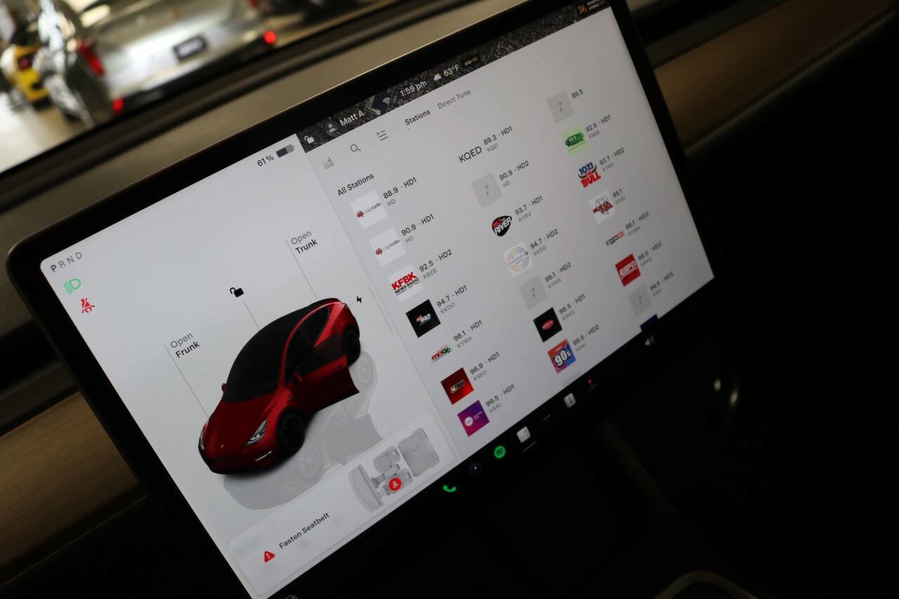 Used 2023 Tesla Model Y Performance image 45